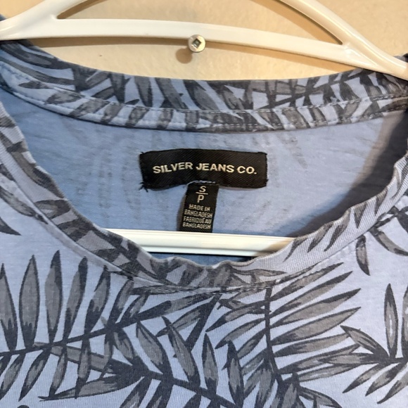 Silver Jeans Smokey Blue Leaf Print Tee 100% Cotton - Picture 4 of 13